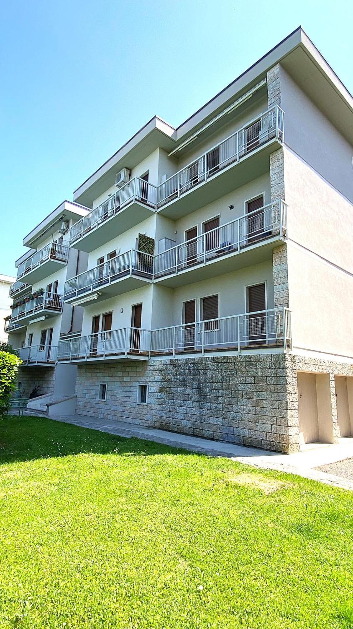 House Paradiso Castelnuovo del Garda Exterior photo